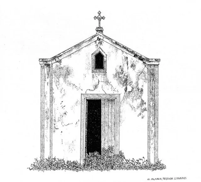 Desenho a bico de pena de uma pequena capela de fachada simples, com cruz no alto e porta aberta, cercada de vegetação rasteira.