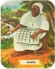 Pintura de uma Preta Velha vestida de branco, com lenço na cabeça e guias no pescoço, sentada ao ar livre com um pano xadrez no colo; na base, a inscrição “Vó Maria”.