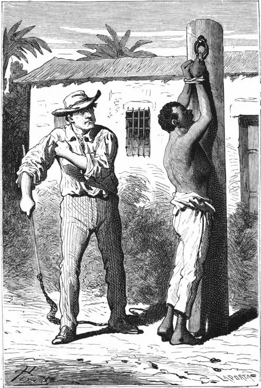 Gravura antiga de um homem escravizado amarrado pelos pulsos a um pelourinho, diante de um feitor de chapéu que segura um chicote.